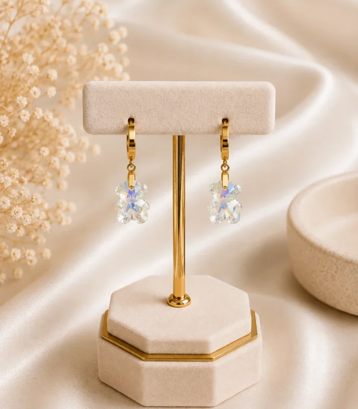 Nur Design Atelier Kristal Ayicik Figurlu Altin Celik Kupe