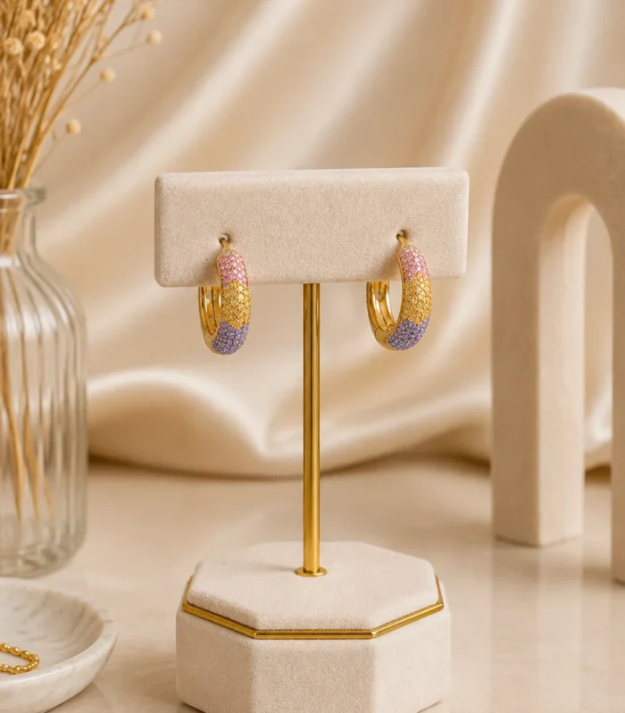 Nur Design Atelier Renkli Tas Detayli Gold Halka Kupe